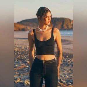 Meg Seamless Crop NWOT black